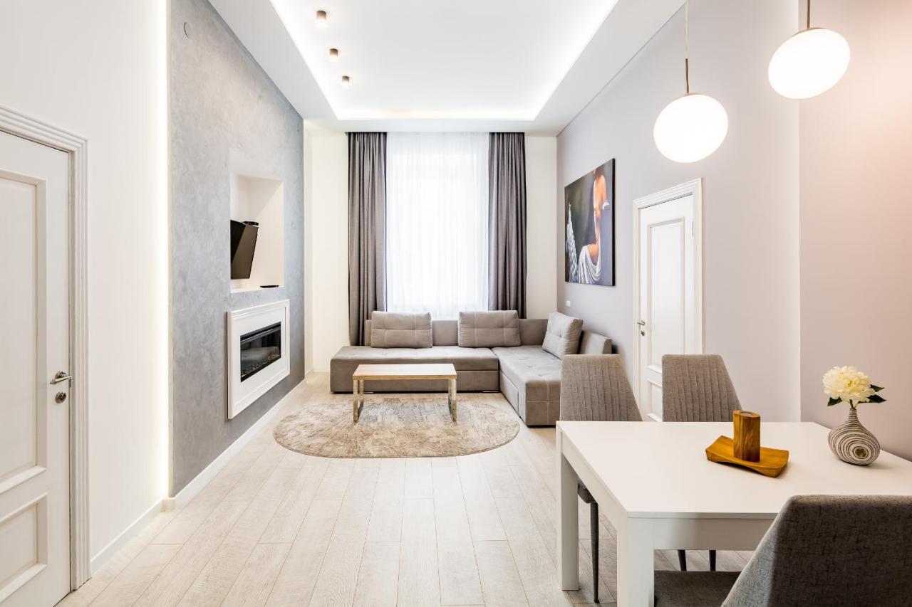 Leogrand Deluxe Apartments On Horodotska 33 리비프 외부 사진