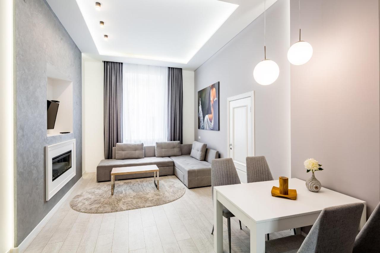 Leogrand Deluxe Apartments On Horodotska 33 리비프 외부 사진